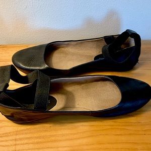 Leather ballet flats